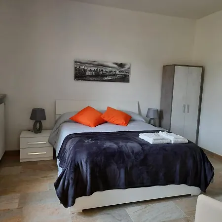 Nocleg ze śniadaniem Nautica Tarello - Casa Ena Beb 4*