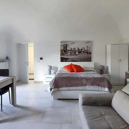 Nocleg ze śniadaniem Nautica Tarello - Casa Ena Beb 4*