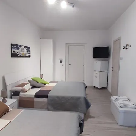 Nocleg ze śniadaniem Nautica Tarello - Casa Ena Beb 4*