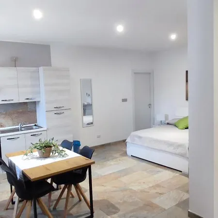 Nocleg ze śniadaniem Nautica Tarello - Casa Ena Beb 4*