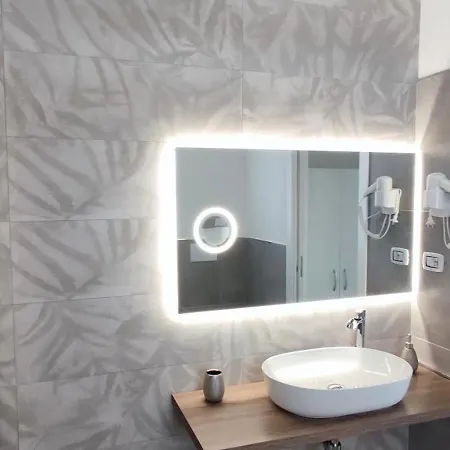 Nocleg ze śniadaniem Nautica Tarello - Casa Ena Beb 4*