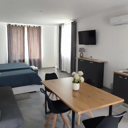 Nocleg ze śniadaniem Nautica Tarello - Casa Ena Beb 4*