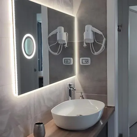 Nocleg ze śniadaniem Nautica Tarello - Casa Ena Beb